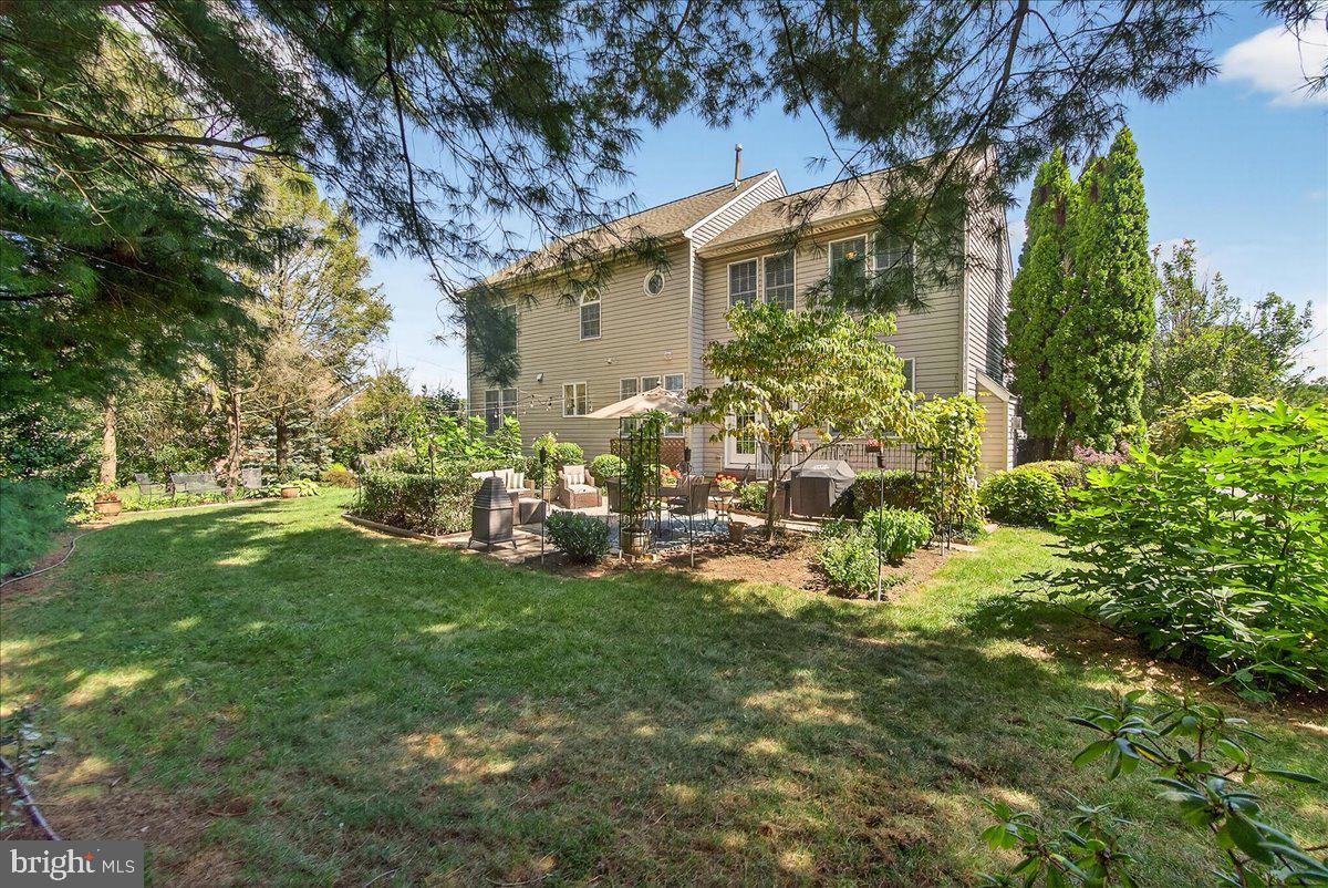 7010 Club House Circle New Market, MD 21774 - Photo 23 of 90 a view of yard with green space