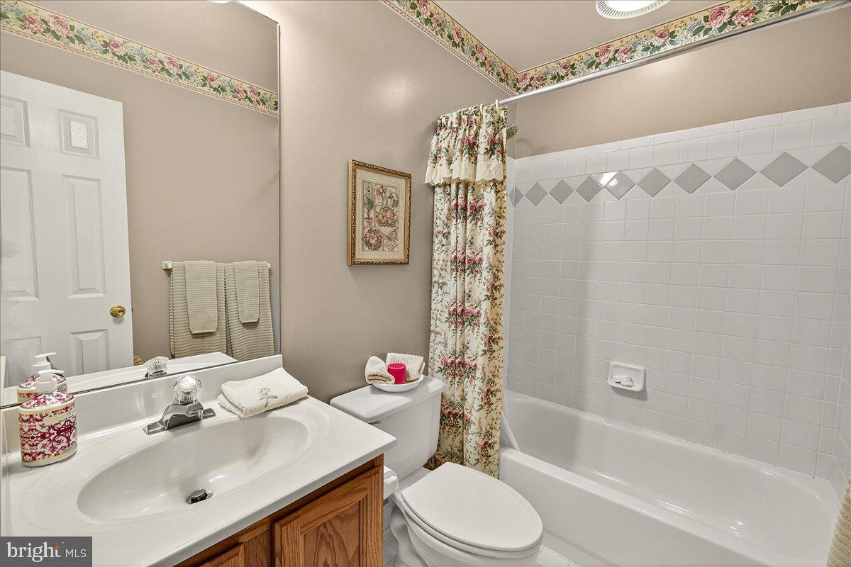 7010 Club House Circle New Market, MD 21774 - Photo 37 of 90 En-suite full bath with tub shower