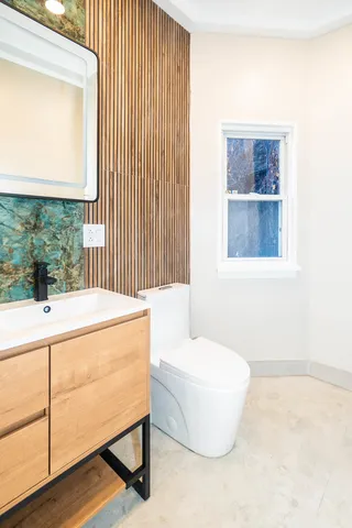 $4,200 | 1032 West Dakin Street, Unit 2A, Chicago, IL 60613