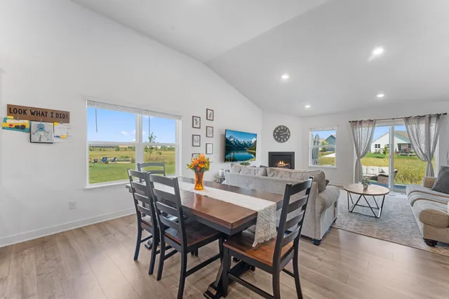 $489,000 | 1821 Dauwalter Circle, Carver, MN 55315