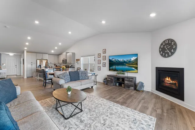 $489,000 | 1821 Dauwalter Circle, Carver, MN 55315