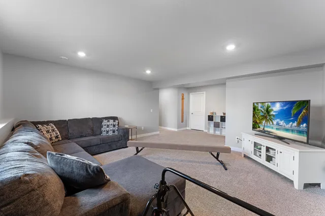 $489,000 | 1821 Dauwalter Circle, Carver, MN 55315