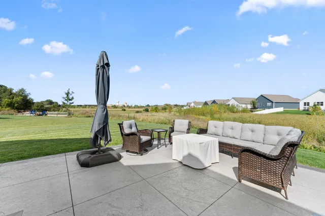 $489,000 | 1821 Dauwalter Circle, Carver, MN 55315