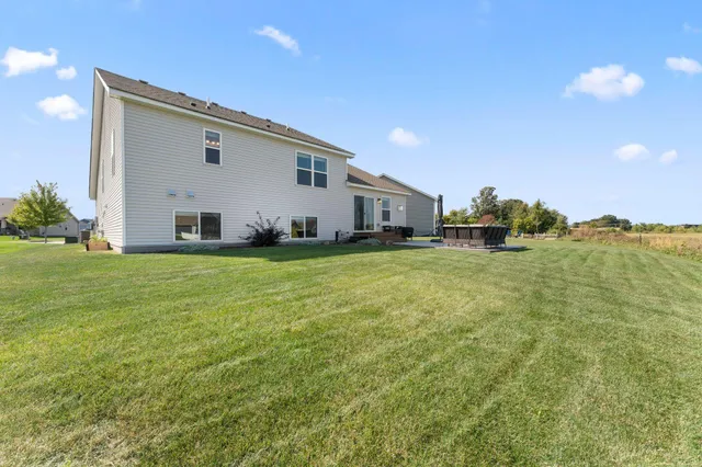 $489,000 | 1821 Dauwalter Circle, Carver, MN 55315