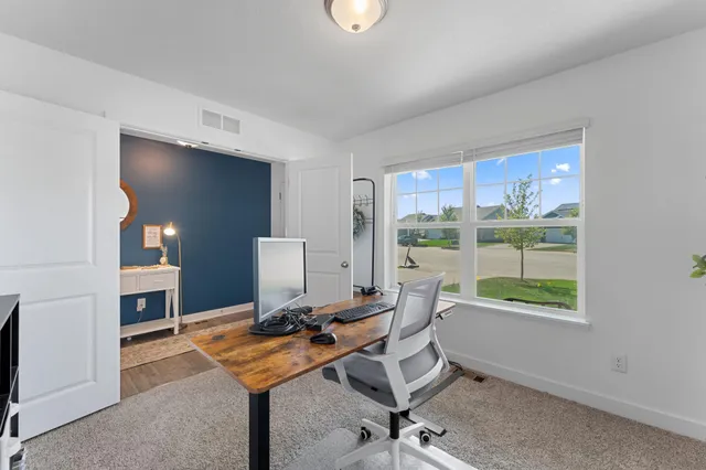 $489,000 | 1821 Dauwalter Circle, Carver, MN 55315