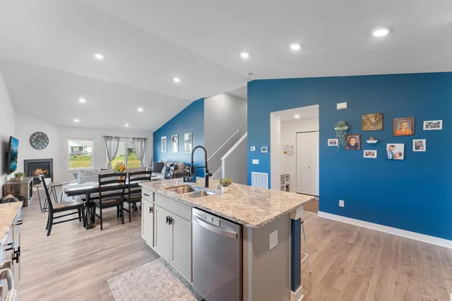 $489,000 | 1821 Dauwalter Circle, Carver, MN 55315