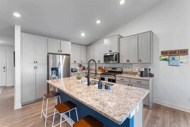 $489,000 | 1821 Dauwalter Circle, Carver, MN 55315