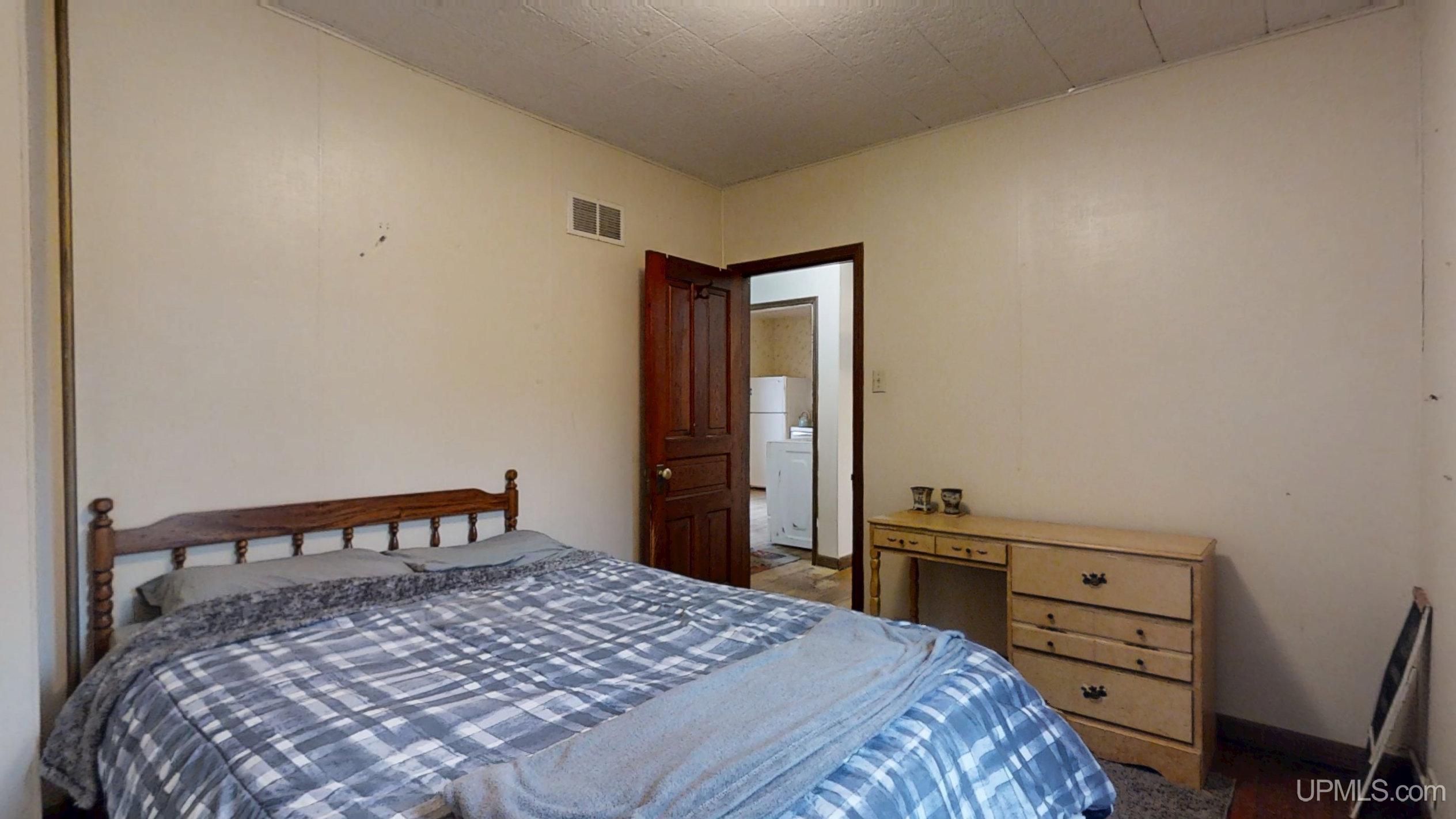 419 7th Street Calumet, MI 49913 - Photo 30 of 54