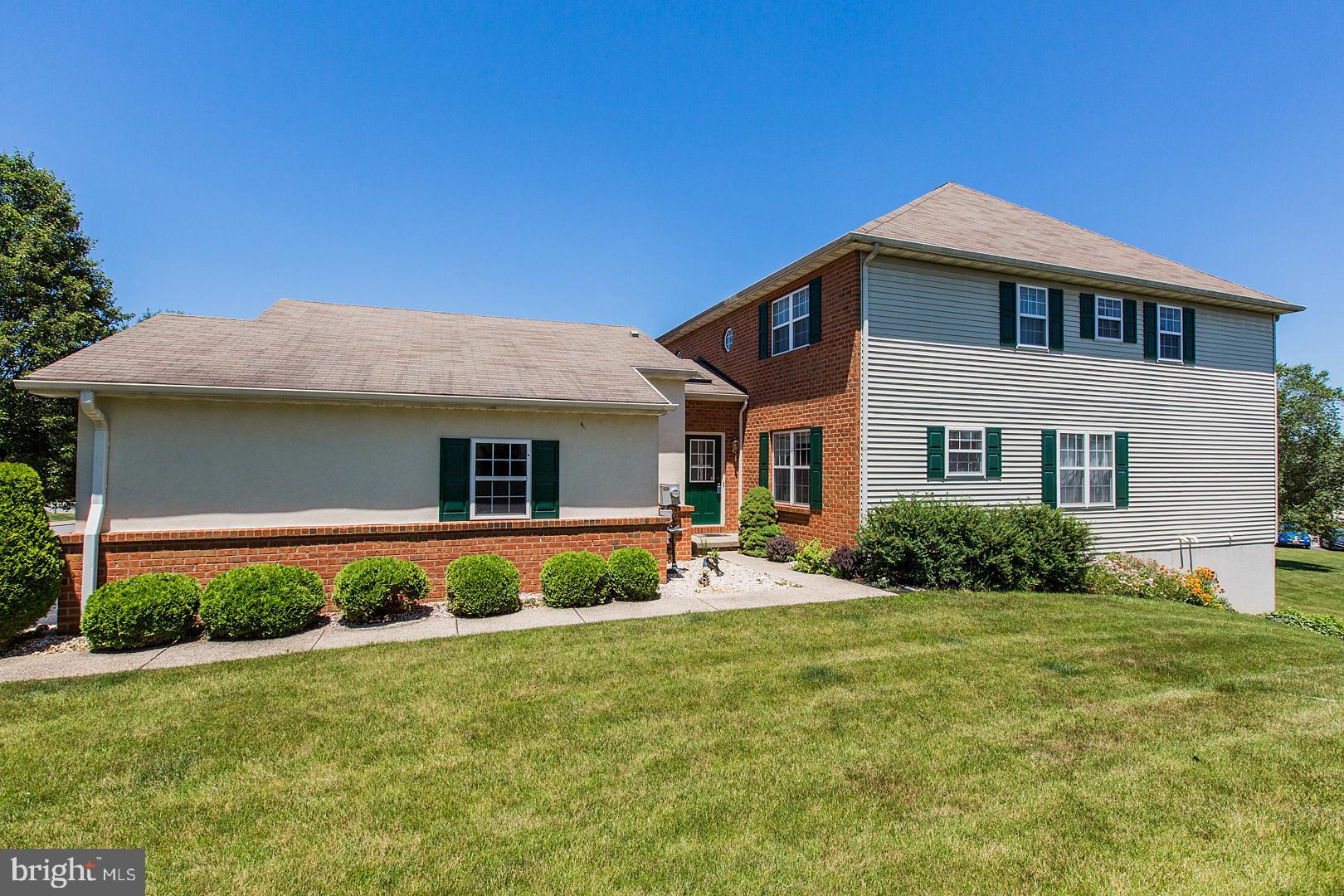 110 Sutherland Road Lancaster, PA 17603 - Photo 1 of 58 Gallery Image 1