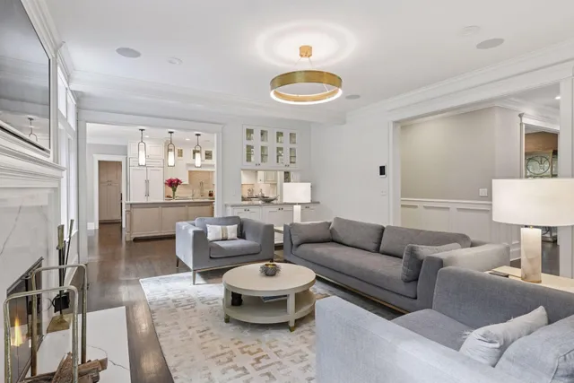 $2,895,000 | 20715 Linwood Road, Deephaven, MN 55331