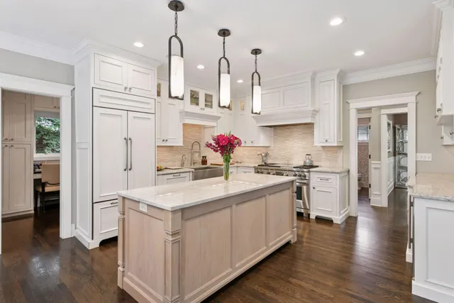 $2,895,000 | 20715 Linwood Road, Deephaven, MN 55331