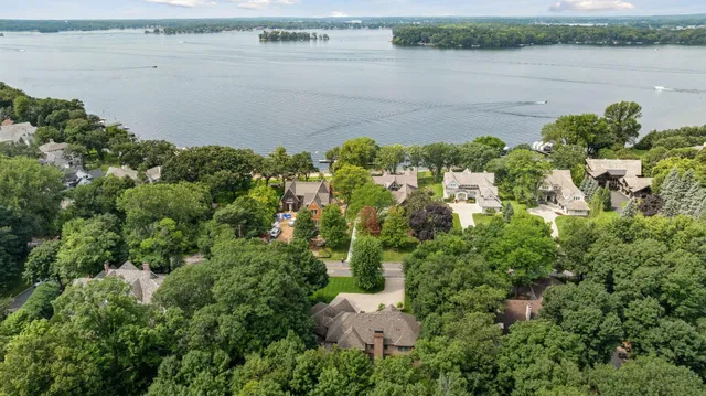 $2,895,000 | 20715 Linwood Road, Deephaven, MN 55331