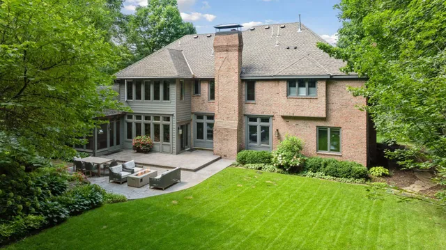 $2,895,000 | 20715 Linwood Road, Deephaven, MN 55331