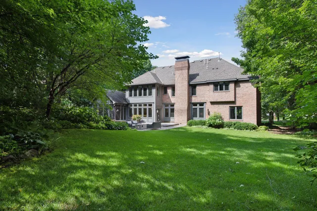 $2,895,000 | 20715 Linwood Road, Deephaven, MN 55331