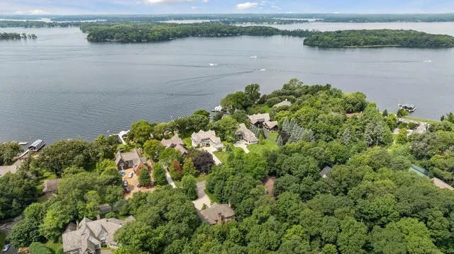 $2,895,000 | 20715 Linwood Road, Deephaven, MN 55331