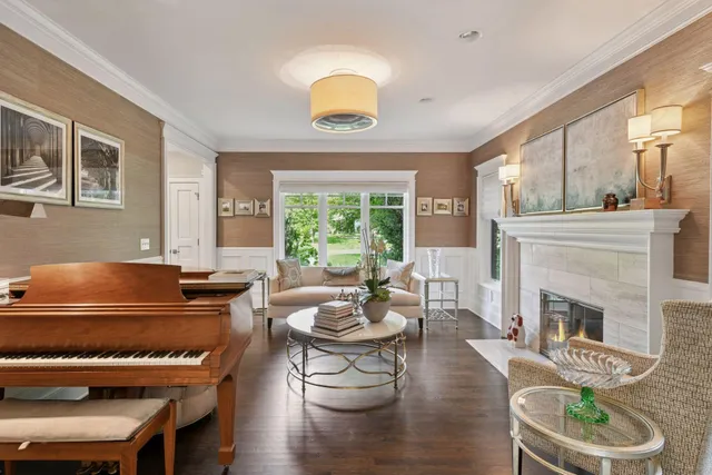 $2,895,000 | 20715 Linwood Road, Deephaven, MN 55331