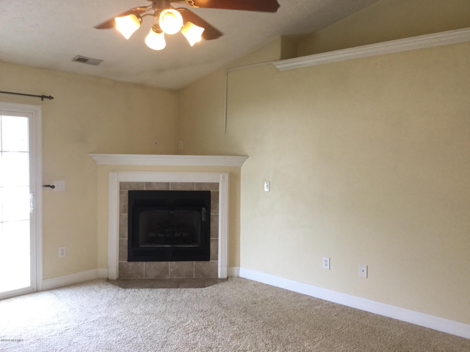 115 Manchester Road Havelock, NC 28532 - Photo 12 of 17 Living room Fireplace