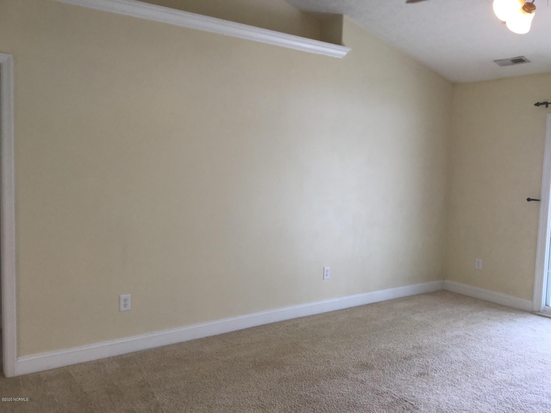 115 Manchester Road Havelock, NC 28532 - Photo 14 of 17 Living Room