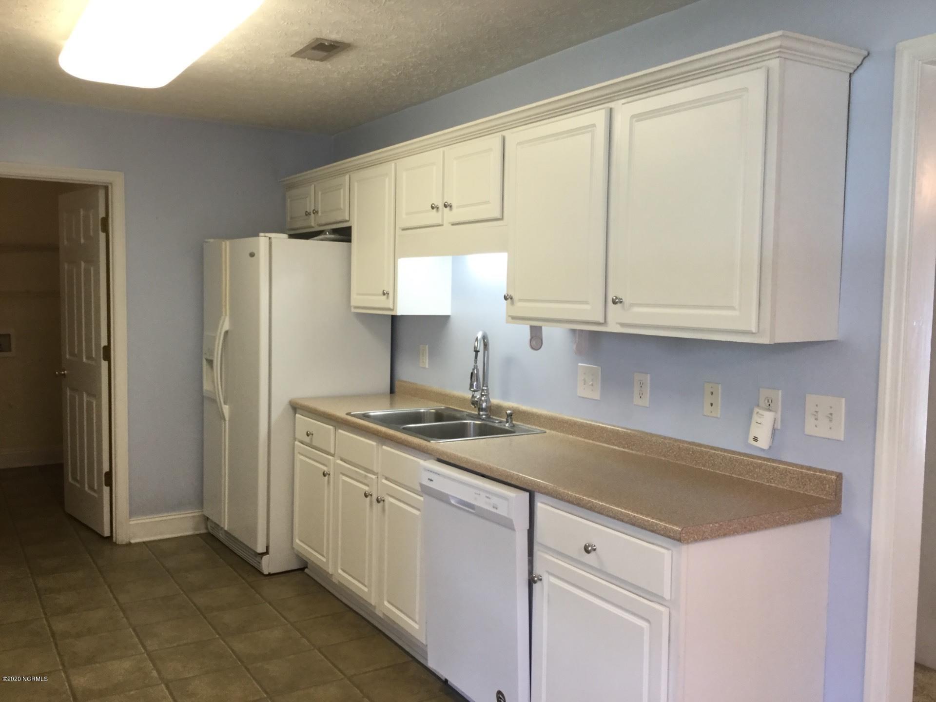 115 Manchester Road Havelock, NC 28532 - Photo 8 of 17 Kitchen frig