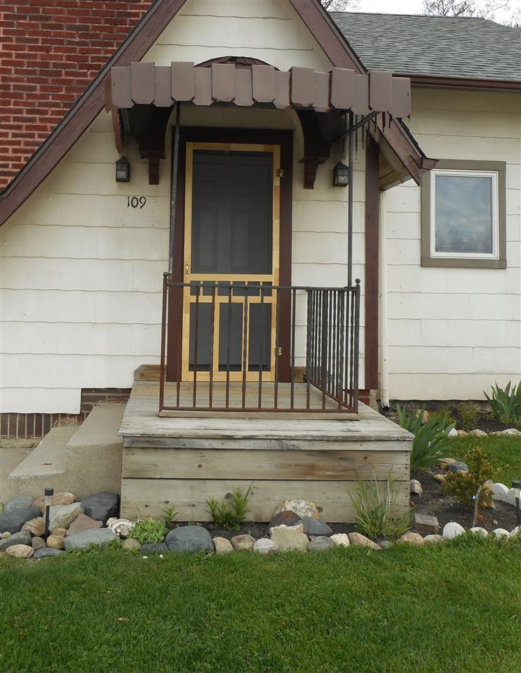 109 East Oak Street Butler, IN 46721 - Photo 4 of 24