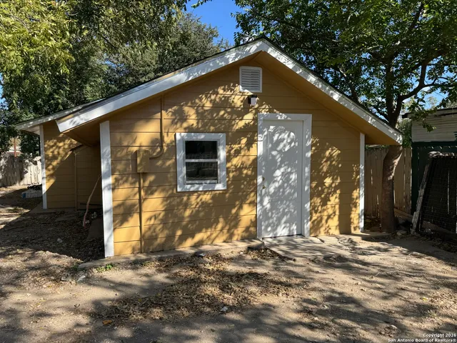 $750 | 419 Peabody Avenue, Unit 2, San Antonio, TX 78211