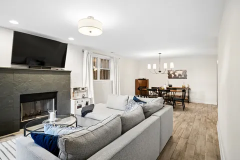 $599,000 | 1712 North Albany Avenue, Unit 1, Chicago, IL 60647