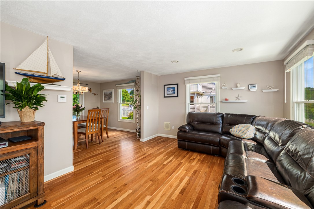 357 Capron Farm Drive Warwick, RI 02886 - Photo 13 of 49
