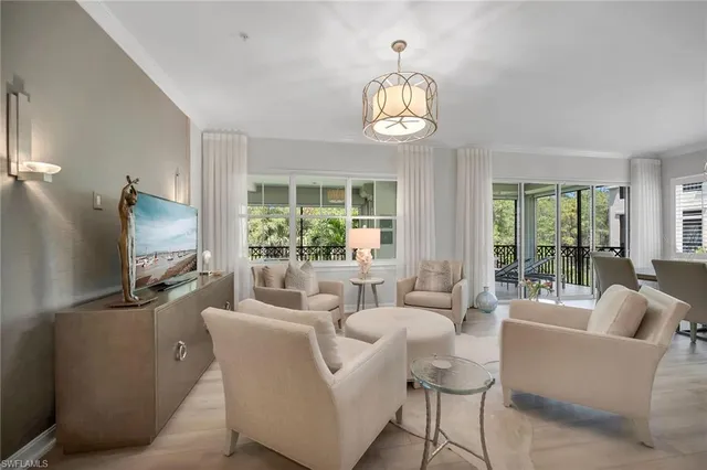 $1,300,000 | 2839 Tiburon Boulevard East, Unit 102, Naples, FL 34109