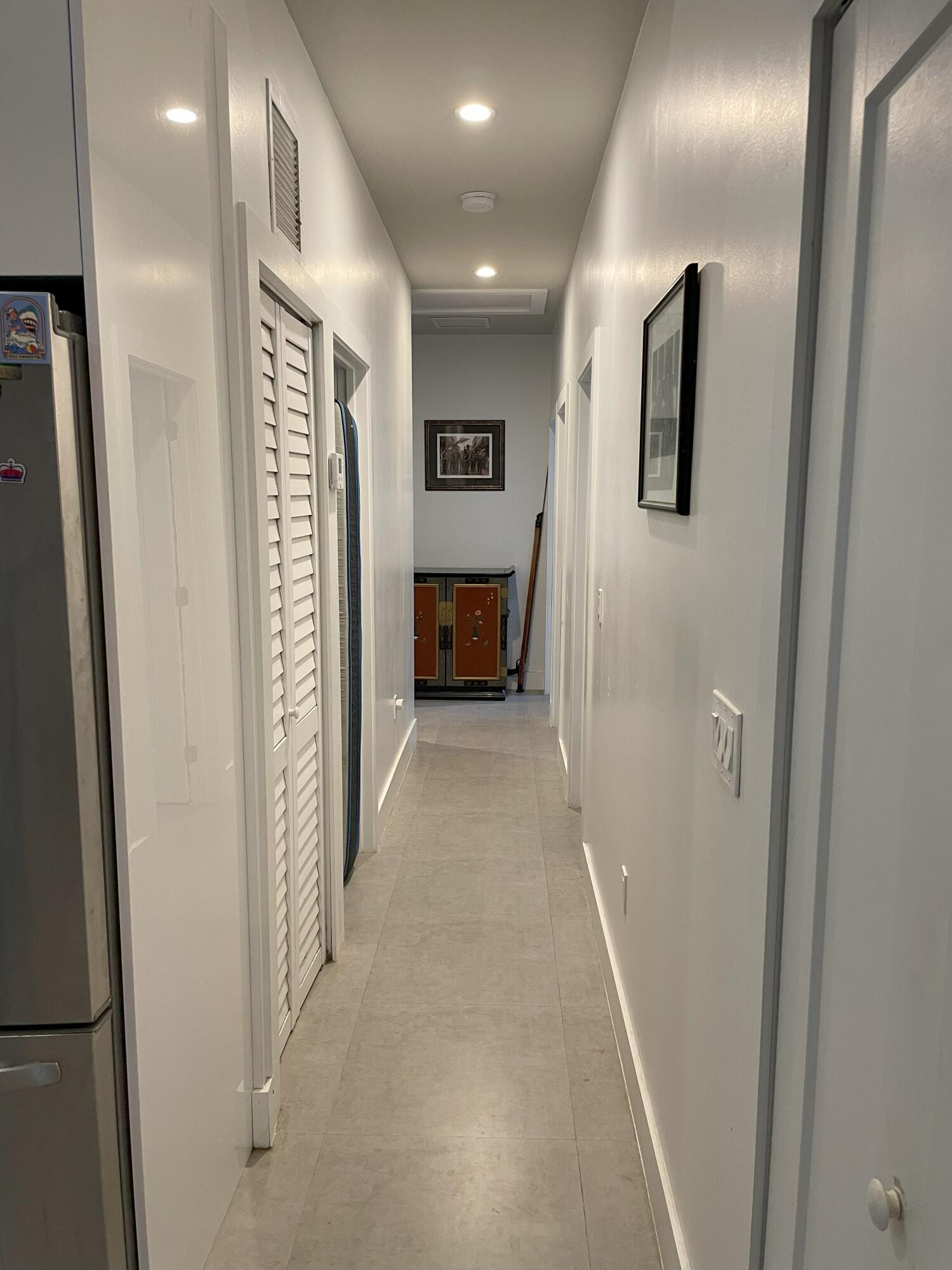 8 Bowen Drive Key Largo, FL 33037 - Photo 6 of 27 a view of a hallway with entryway