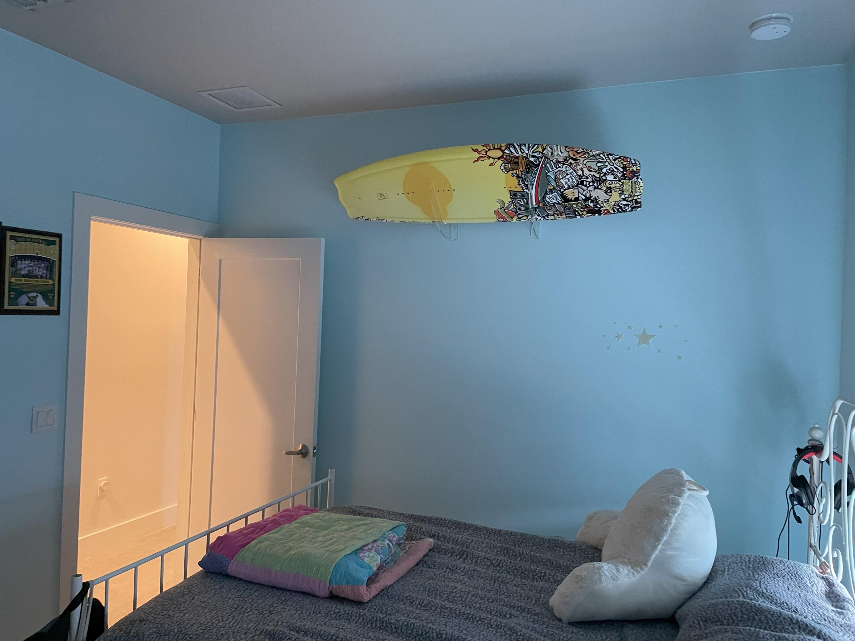 8 Bowen Drive Key Largo, FL 33037 - Photo 9 of 27 a room with toys and a table