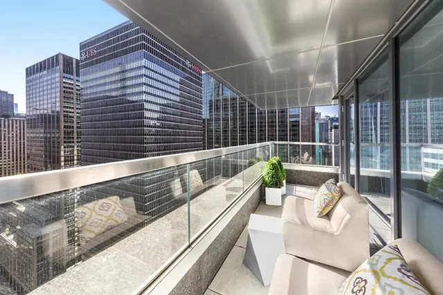 $7,195,000 | 135 West 52nd Street, Unit PH5S | Theater District