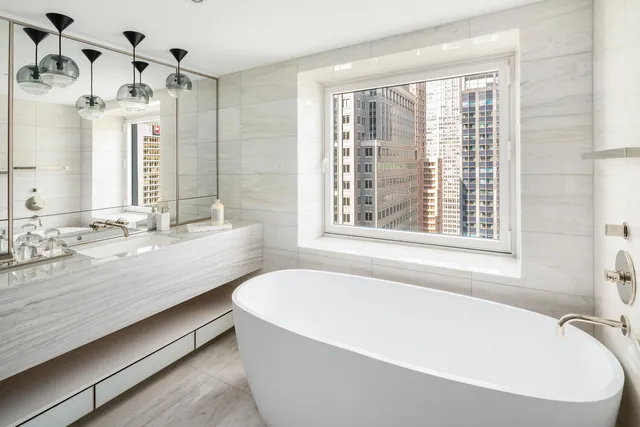 $7,195,000 | 135 West 52nd Street, Unit PH5S | Theater District