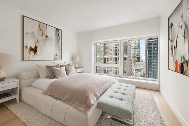 $7,195,000 | 135 West 52nd Street, Unit PH5S | Theater District