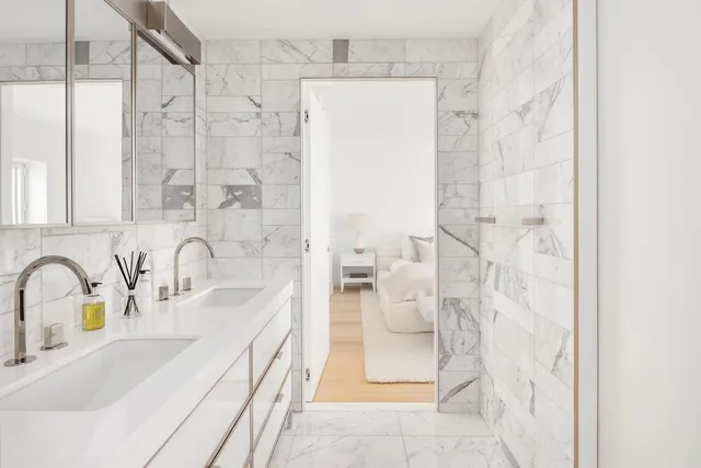 $7,195,000 | 135 West 52nd Street, Unit PH5S | Theater District