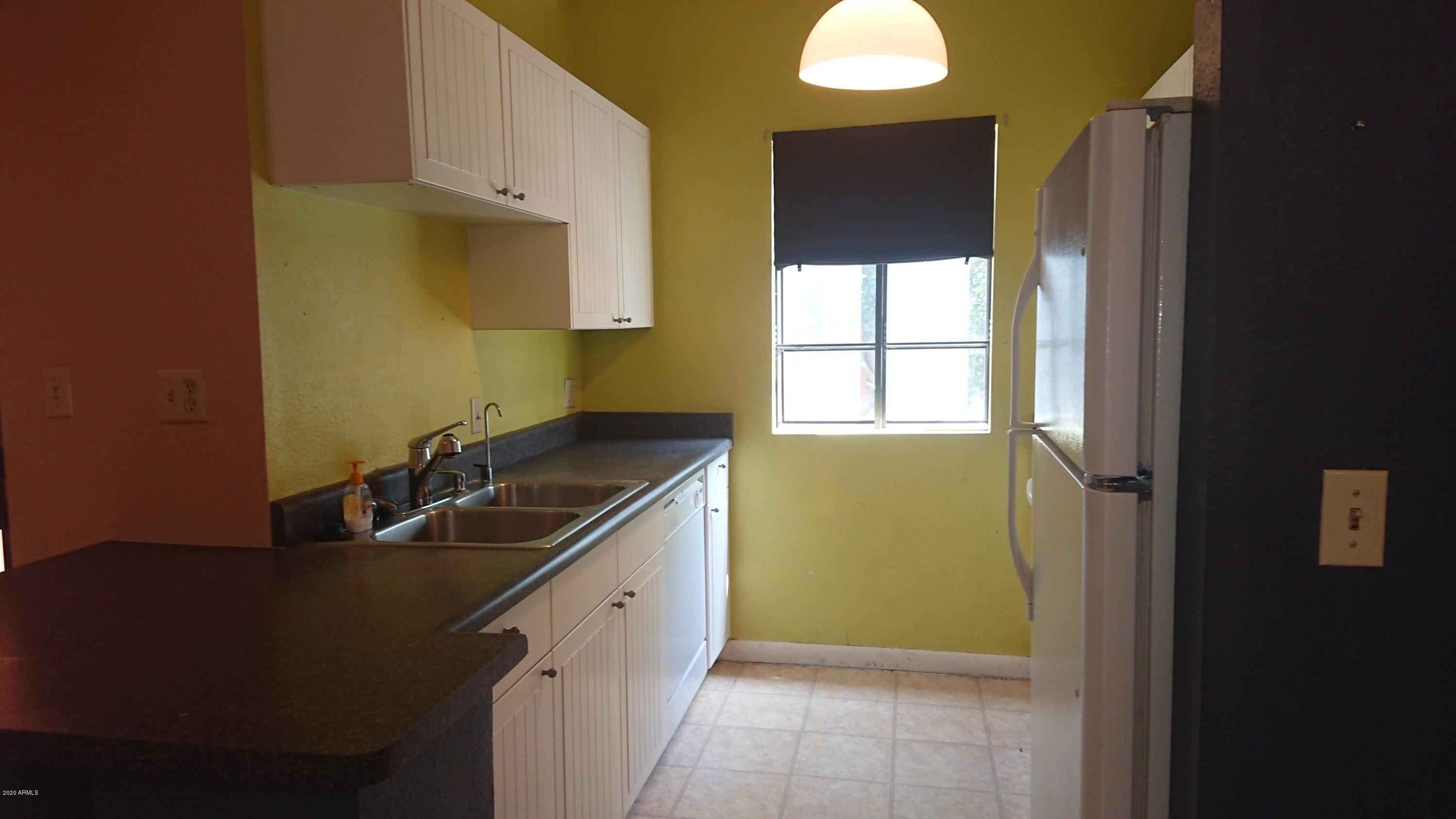 747 South Ext Road, Unit 217 Mesa, AZ 85210 - Photo 4 of 29 Kitchen2
