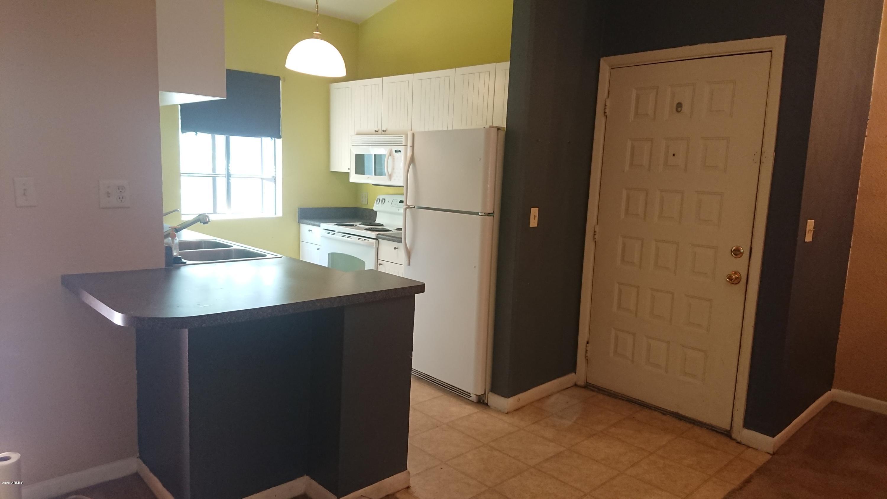 747 South Ext Road, Unit 217 Mesa, AZ 85210 - Photo 6 of 29 Kitchen1