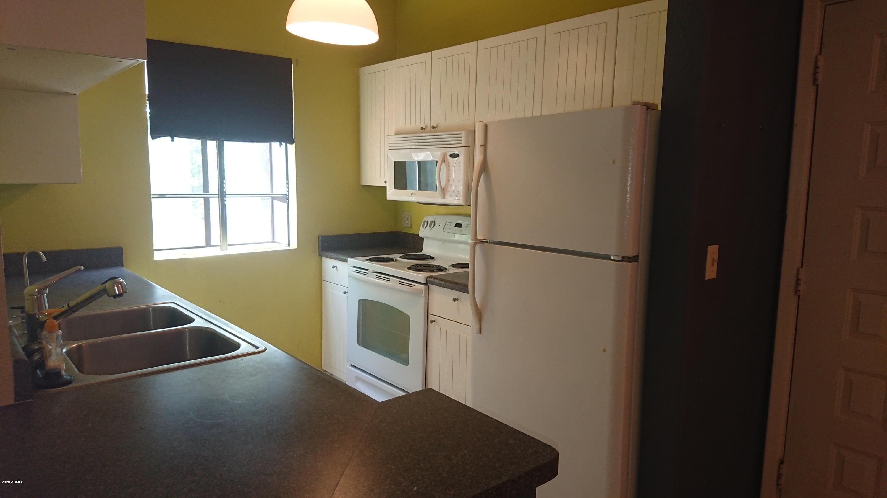 747 South Ext Road, Unit 217 Mesa, AZ 85210 - Photo 8 of 29 Kitchen3