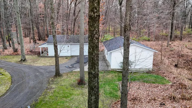 $649,000 | 15833 East B Avenue, Augusta, MI 49012