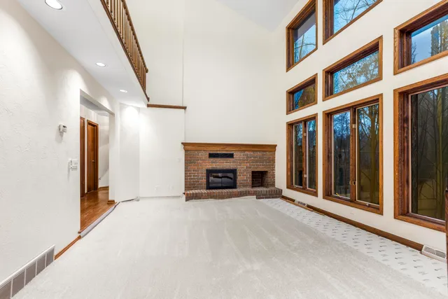 $649,000 | 15833 East B Avenue, Augusta, MI 49012