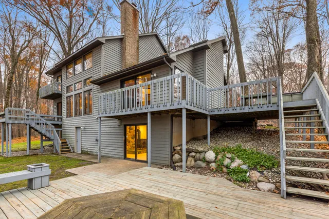 $649,000 | 15833 East B Avenue, Augusta, MI 49012