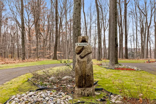 $649,000 | 15833 East B Avenue, Augusta, MI 49012