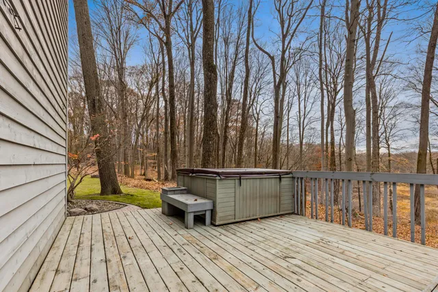 $649,000 | 15833 East B Avenue, Augusta, MI 49012