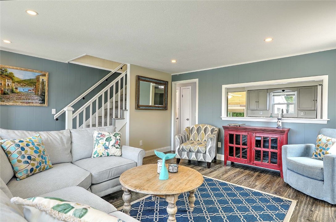 56 King Philip Road Narragansett, RI 02882 - Photo 5 of 41
