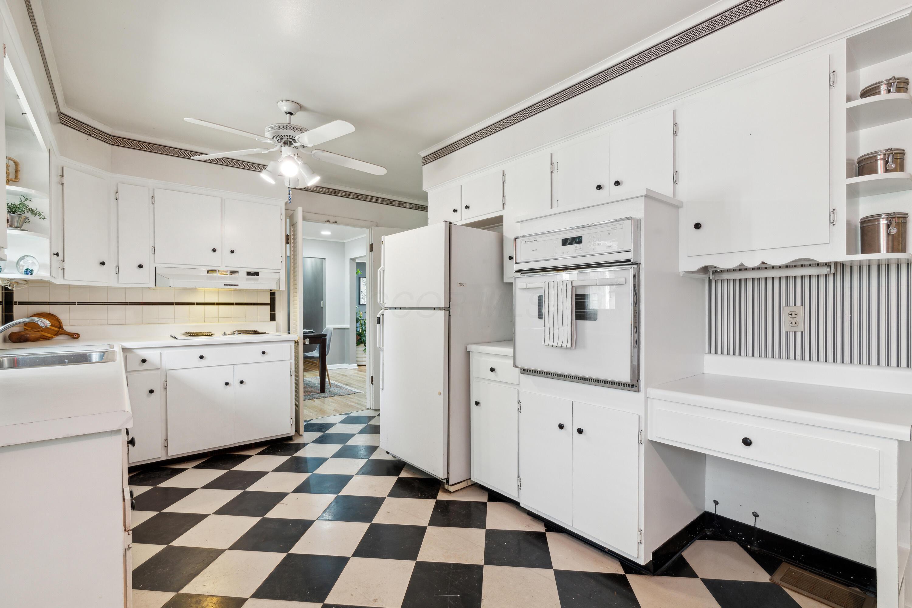 1479 Kenwick Road Columbus, OH 43209 - Photo 12 of 30 dsc09588