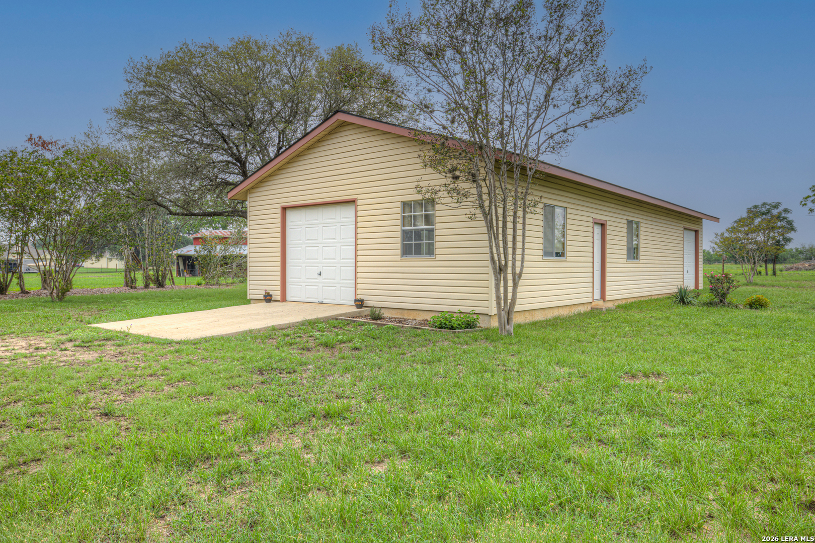 12737 Woman Hollering Road Schertz, TX 78154 - Photo 5 of 73