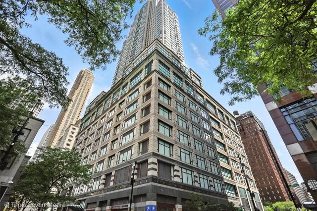 a view of a multi story building