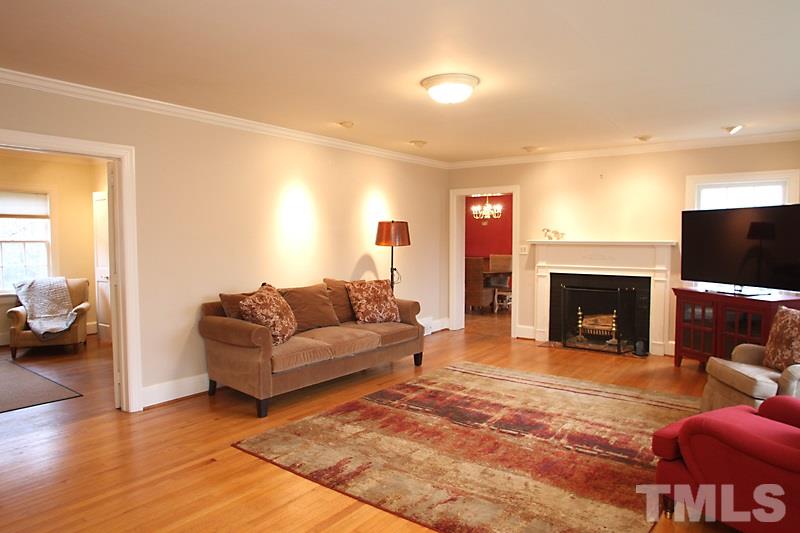 1407 Canterbury Road Raleigh, NC 27608 - Photo 3 of 25