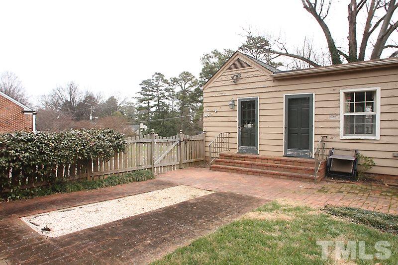 1407 Canterbury Road Raleigh, NC 27608 - Photo 22 of 25