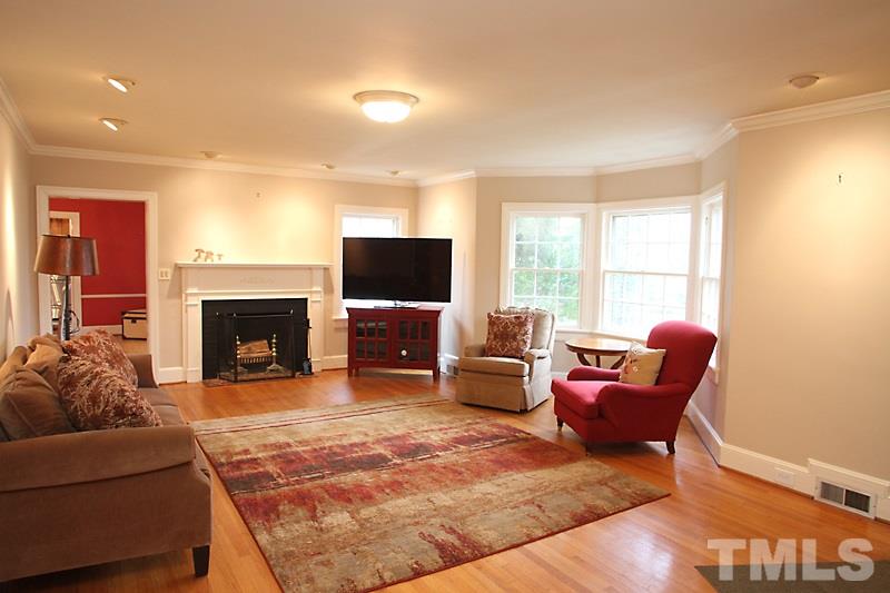 1407 Canterbury Road Raleigh, NC 27608 - Photo 4 of 25