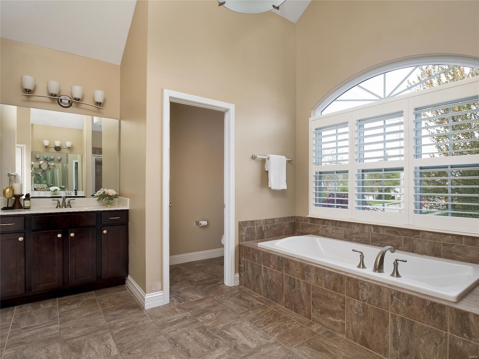 19 Tanglewood Trail Ballwin, MO 63021 - Photo 20 of 39 Gallery Image 20